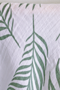 Hydrofiel multidoek 115x115cm Nature ash green (wit met groene print) - Afbeelding 2